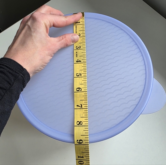 Tupperware FridgeSmart Lettuce Container - Picture 9 of 10